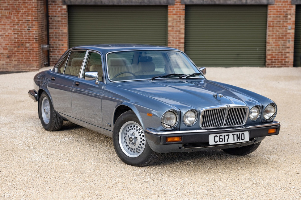 1986 Jaguar Xj6 Catalog and Classic Car Guide, Ratings and