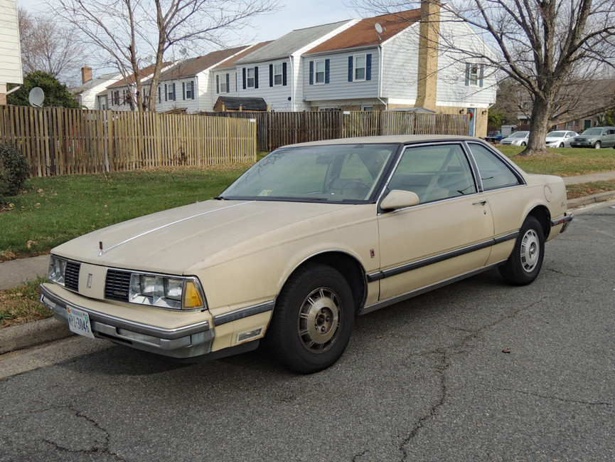 1986 Oldsmobile Delta 88 Catalog and Classic Car Guide