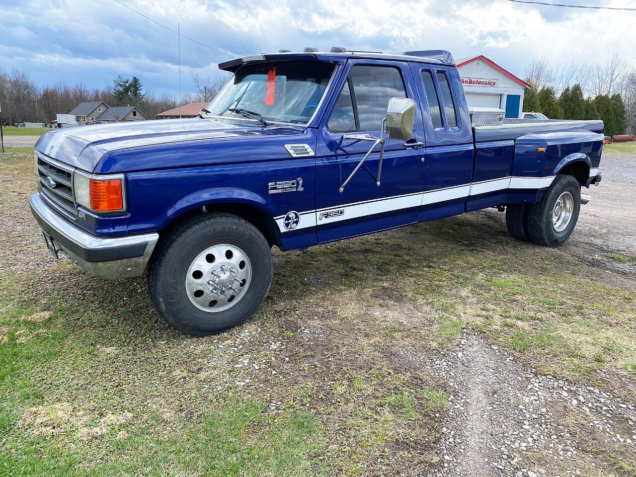 what are the key features of the 1989 Ford F-350 Diesel