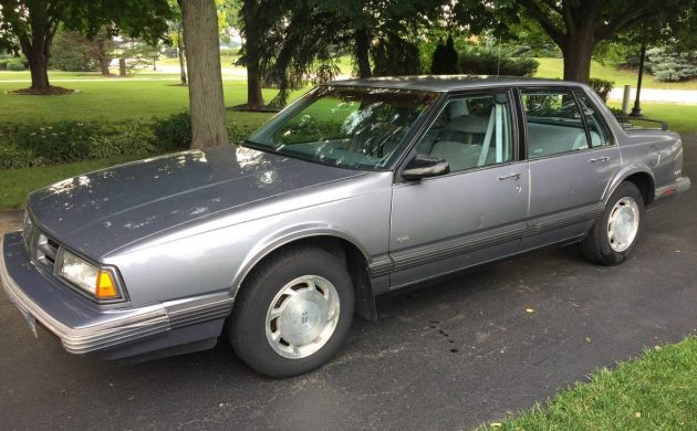 1991 Oldsmobile Delta 88 Catalog and Classic Car Guide