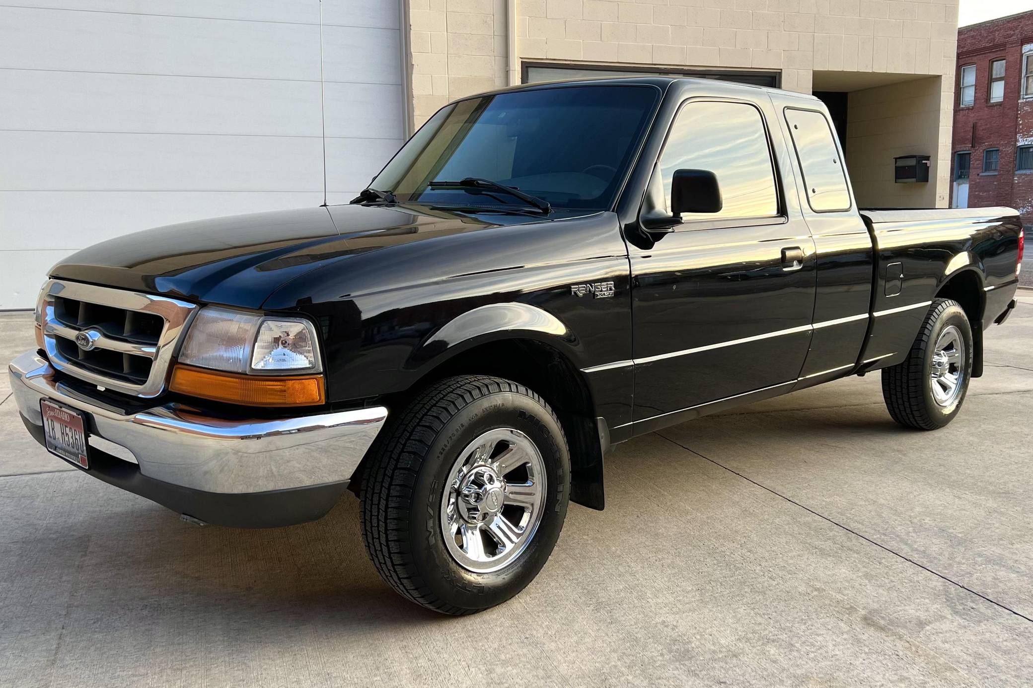 2000 Ford Ranger Catalog and Classic Car Guide, Ratings and