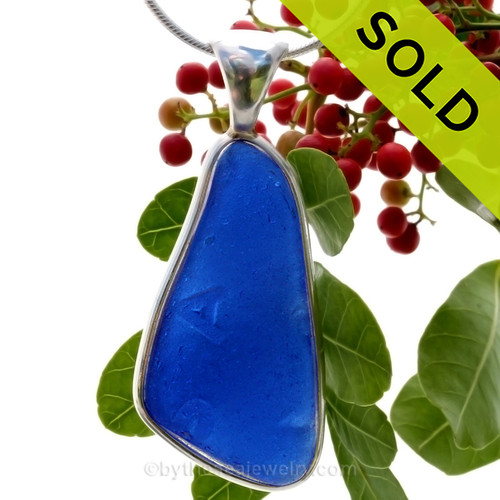 Sea Glass Jewelry for Christmas - Blue Deluxe Bezel Pendant in Silver.
SOLD - Sorry this Rare Sea Glass Pendant is NO LONGER AVAILABLE!