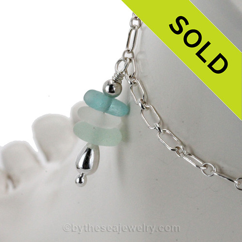 An aqua & seafoam and white sea glass anklet for your beach trips this summer.