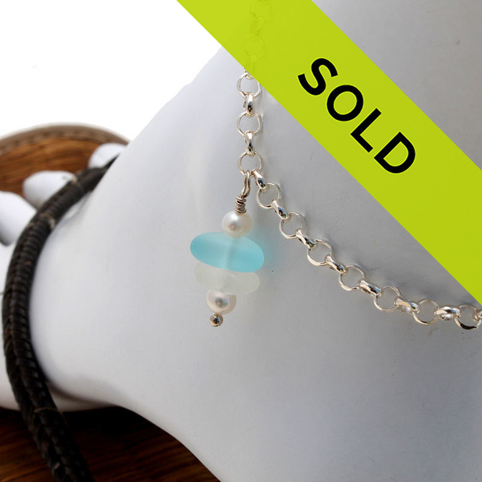 A simple white and aqua sea glass anklet with AAA Grade pearls for your beach trips this summer.
Sorry this sea glass jewelry item has been sold!
