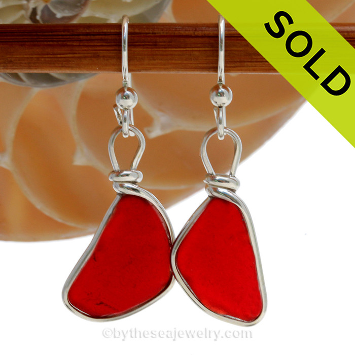 TOP QUALITY Bright Rare Ruby Red Genuine Sea Glass in our classic set our Original Wire Bezel© earring setting.
SOLD - Sorry these Rare Sea Glass Earrings are NO LONGER AVAILABLE!