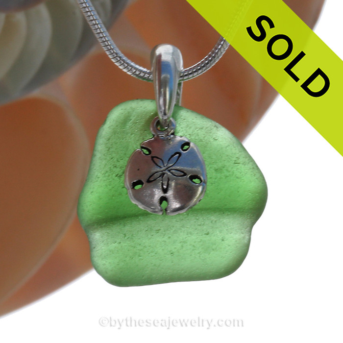VIVID Genuine Ridged Green Sea Glass Necklace with Beach found sea glass and solid sterling details and Solid Sterling Silver Snake chain.
SOLD - Sorry this Sea Glass Necklace is NO LONGER AVAILABLE!