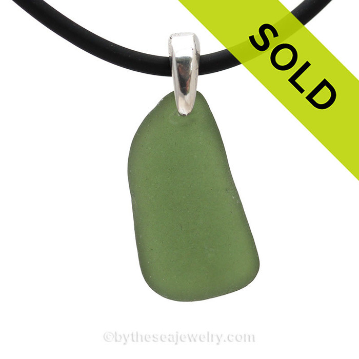 Beautiful Seaweed Green sea glass pendant on a black neoprene cord.
SOLD - Sorry this Sea Glass Jewelry selection is NO LONGER AVAILABLE!