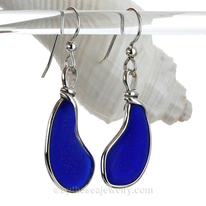 SolidI have had these pieces for 30 years and have been waiting till I could make the perfect match. Sterling Silver Original Wire Bezel©