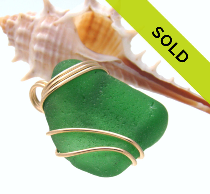 THICK Vivid Green Sea Glass In Gold  Side Setting