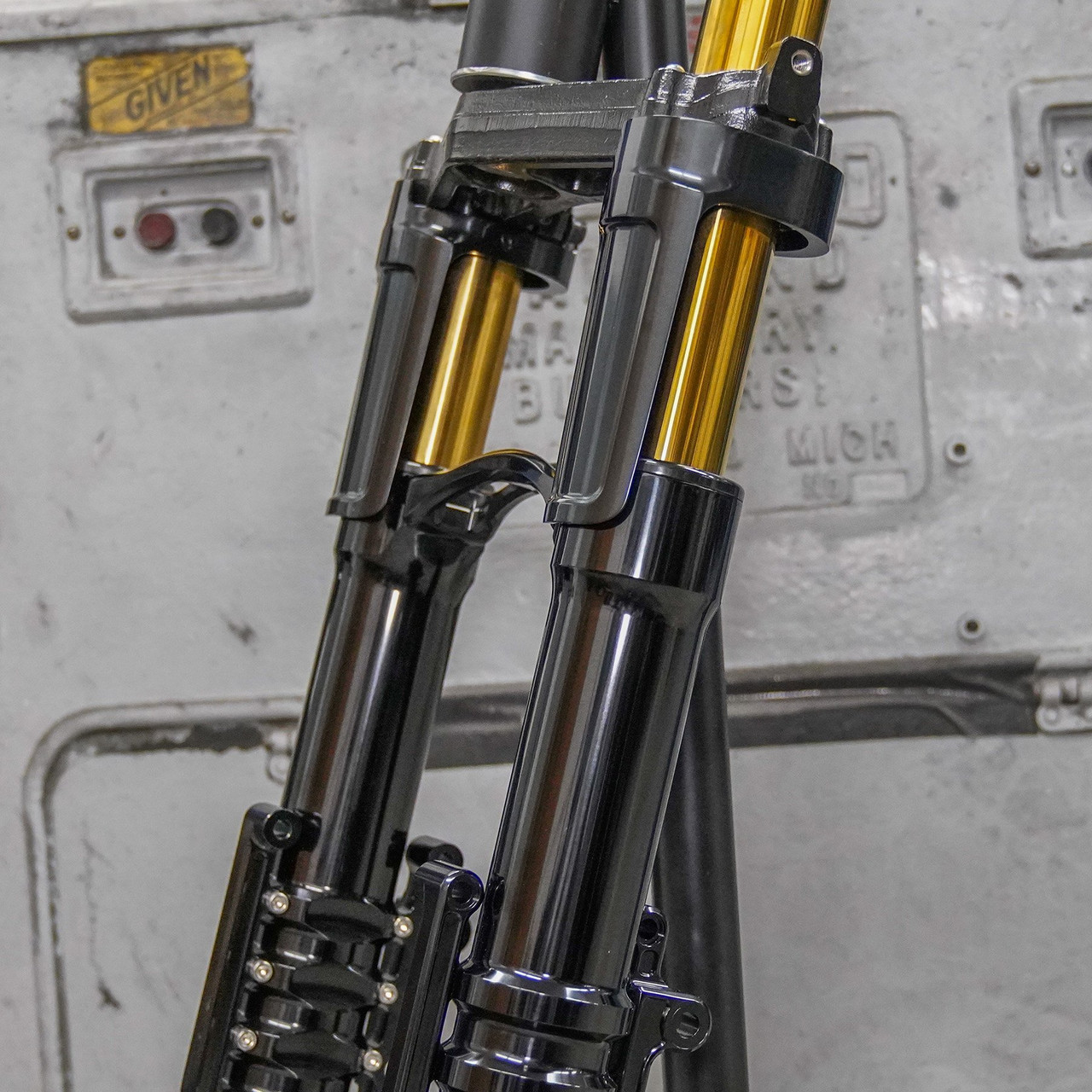 Arlen Ness Method Bagger Fork Guards