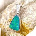 *A GLITTER SUN 14KT WHITE GOLD & DIAMOND AUSTRALIAN OPAL NECKLACE