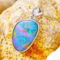 * 1 A GIRLSWORLD 14KT YELLOW GOLD & DIAMOND AUSTRALIAN OPAL NECKLACE
