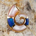 *1 A SEASHELL BLUE 14KT YELLOW GOLD & DIAMOND AUSTRALIAN OPAL NECKLACE