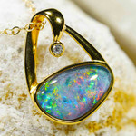 *COURTNEY LEIGH 18KT GOLD PLATED AUSTRALIAN OPAL NECKLACE