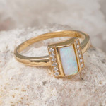 * 1 EARTHS JELLY 14KT YELLOW GOLD & DIAMOND AUSTRALIAN WHITE OPAL RING