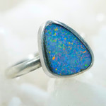 *MEMORABILIA STERLING SILVER AUSTRALIAN OPAL RING