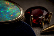 Opal vs Garnet: Bezel or Prong? What Jewelry Buyers Need