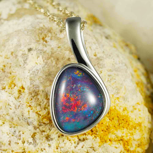 *SUCESS STERLING SILVER AUSTRALIAN OPAL NECKLACE