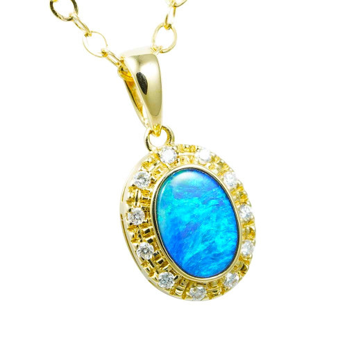 * A PAVED IN GOLD 14KT GOLD AUSTRALIAN OPAL NECKLACE