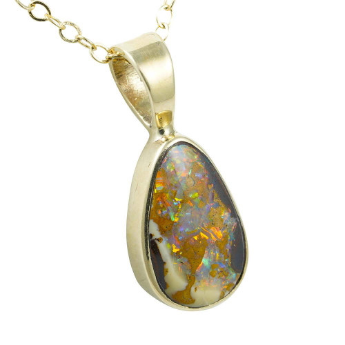 AMULET 14KT GOLD AUSTRALIAN OPAL NECKLACE