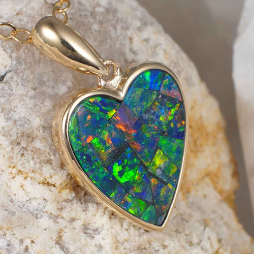 DEEP KISS 14KT GOLD HEART SHAPED OPAL PENDANT