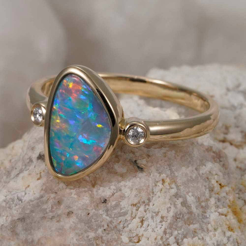 * 1 DISCO WHIRLPOOL 14KT YELLOW GOLD & DIAMOND AUSTRALIAN OPAL RING