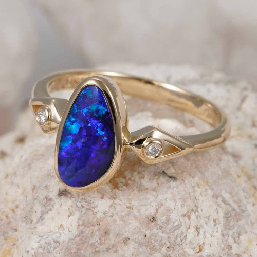 * 1 DREAMY DELIGHT 14KT YELLOW GOLD & DIAMOND AUSTRALIAN OPAL RING