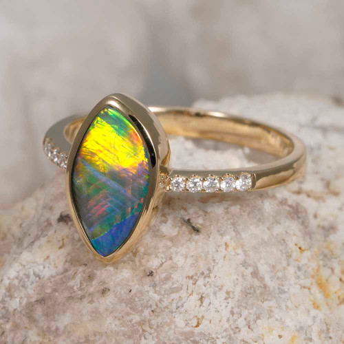 * 1 MYSTICAL VEIL 14KT YELLOW GOLD & DIAMOND AUSTRALIAN OPAL RING