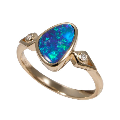 * A LAGOON LOTION 14KT YELLOW GOLD & DIAMOND AUSTRALIAN OPAL RING