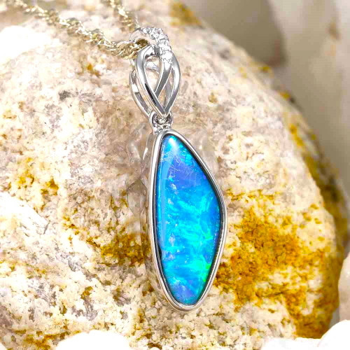 ELOQUENT GLOW 14KT WHITE GOLD & DIAMOND AUSTRALIAN OPAL NECKLACE