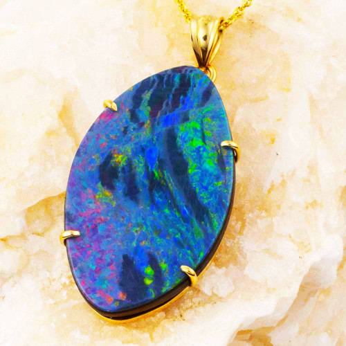 * A BUTTERCUP BREEZE 14KT YELLOW GOLD AUSTRALIAN OPAL NECKLACE