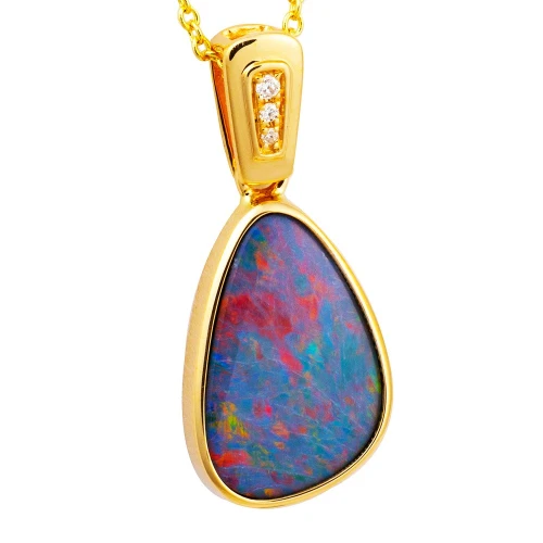 * A MAGIC MOMENT 14KT YELLOW GOLD & DIAMOND AUSTRALIAN OPAL NECKLACE