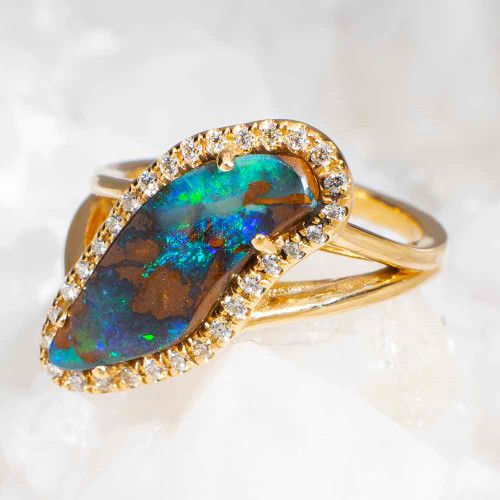 JEWEL EMPIRE 14KT YELLOW GOLD & DIAMOND AUSTRALIAN OPAL RING