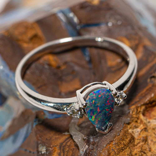 * PRETTY DROP STERLING SILVER AUSTRALIAN OPAL RING