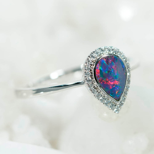 * A LIMELIGHT STERLING SILVER AUSTRALIAN OPAL RING