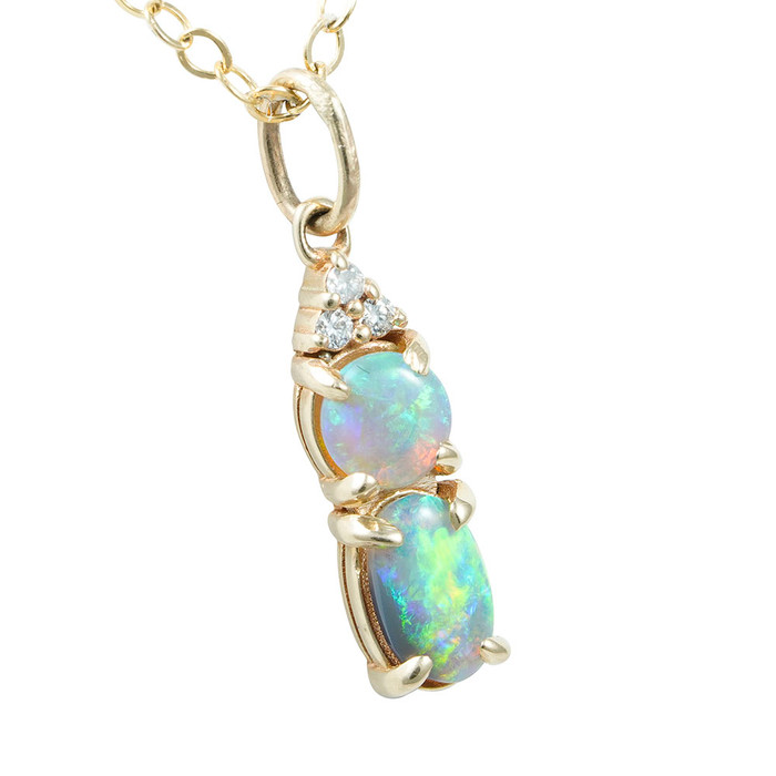 GRAND SHOW 14KT GOLD AUSTRALIAN OPAL NECKLACE