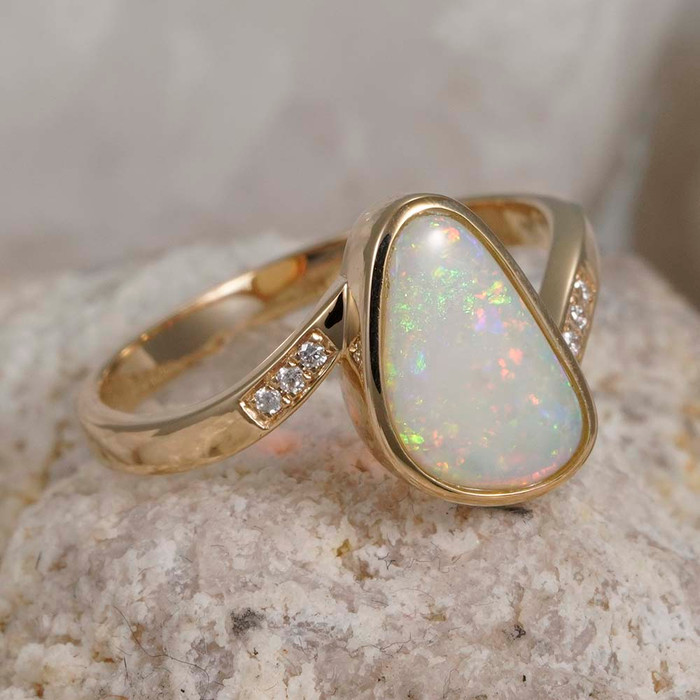 BRIGHT NECTAR 14KT YELLOW GOLD & DIAMOND AUSTRALIAN WHITE OPAL RING