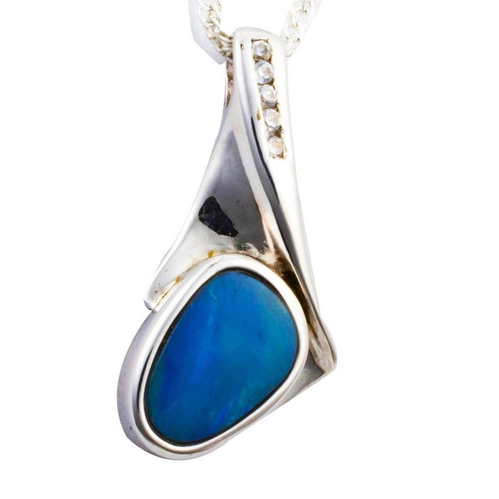 VEGA STAR STERLING SILVER AUSTRALIAN OPAL NECKLACE