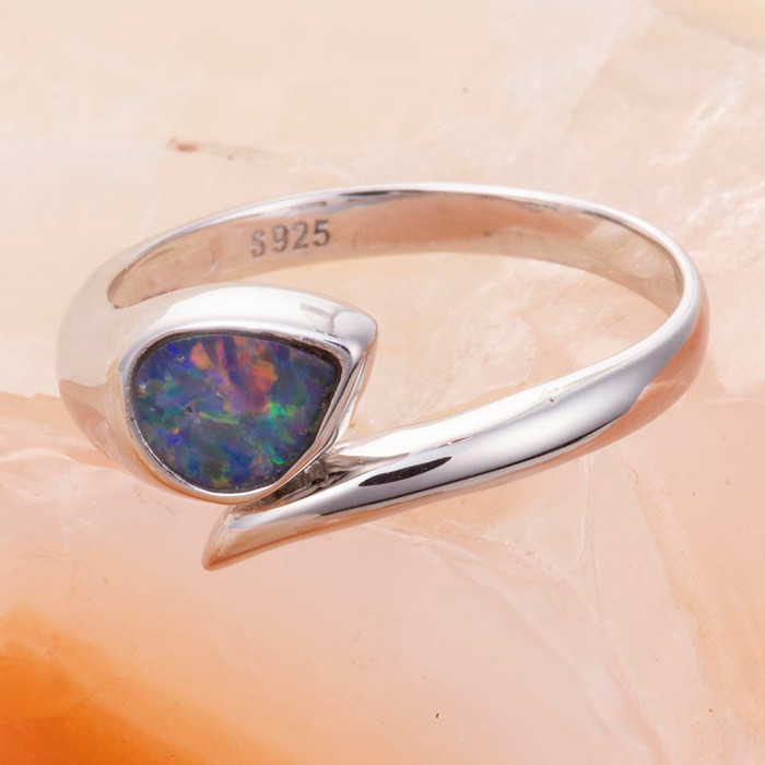 COSMO KISS STERLING SILVER AUSTRALIAN OPAL RING COSMO KISS STERLING SILVER AUSTRALIAN OPAL RING
