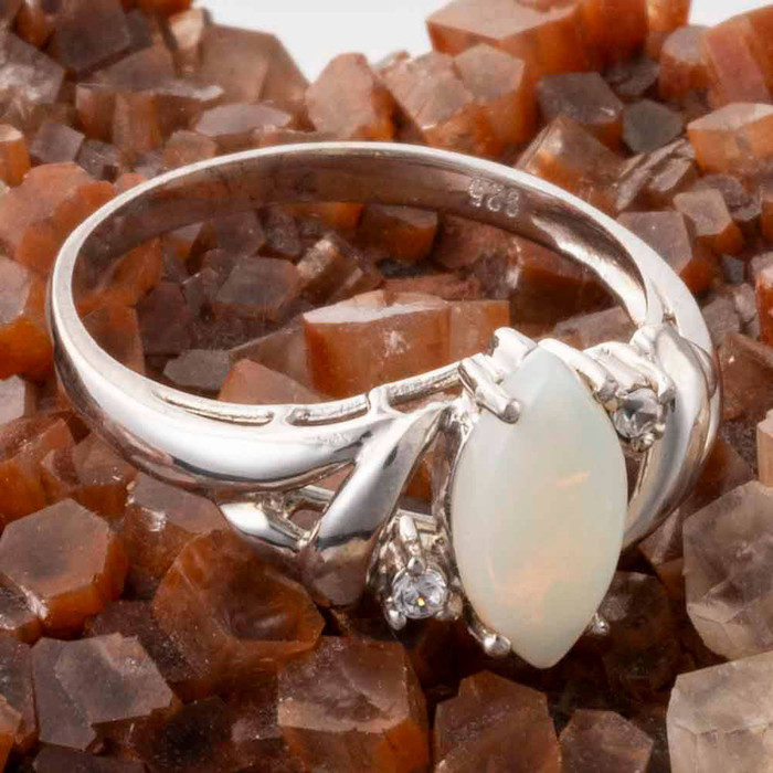 SPARKLING AURA STERLING SILVER AUSTRALIAN WHITE OPAL RING
