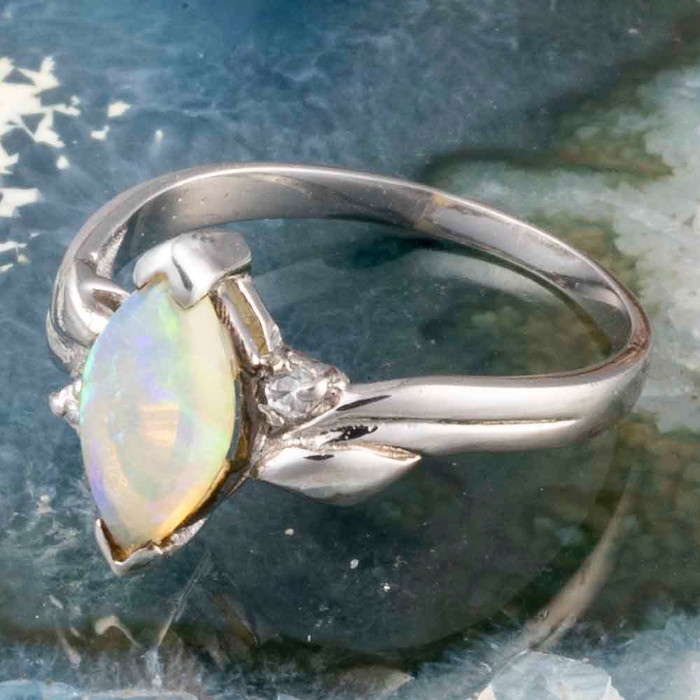 *QUEEN OF STARS STERLING SILVER AUSTRALIAN WHITE OPAL RING *QUEEN OF STARS STERLING SILVER AUSTRALIAN WHITE OPAL RING