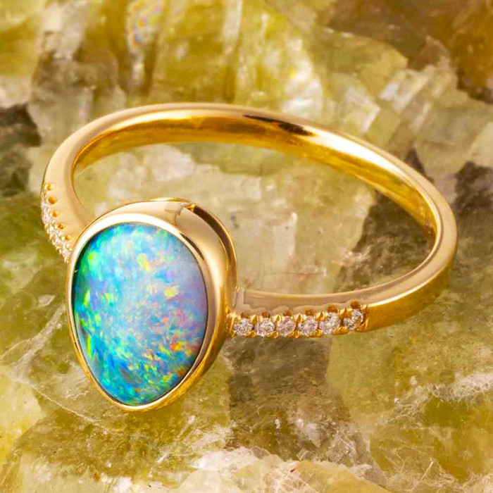 * 1 SUMMERS BRILLIANCE 14KT YELLOW GOLD & DIAMOND AUSTRALIAN OPAL RING