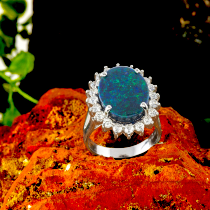 *TIDAL LIGHT 18KT GOLD  AND DIAMOND OPAL RING