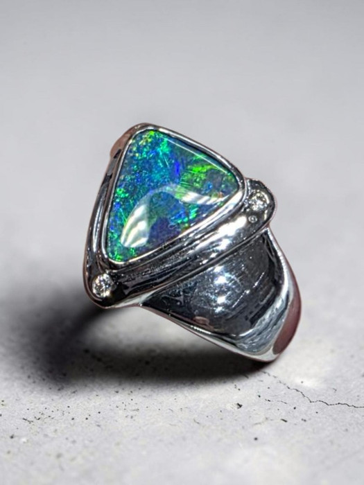 BOLD JOURNEY 18KT WHITE GOLD SOLID BOULDER OPAL