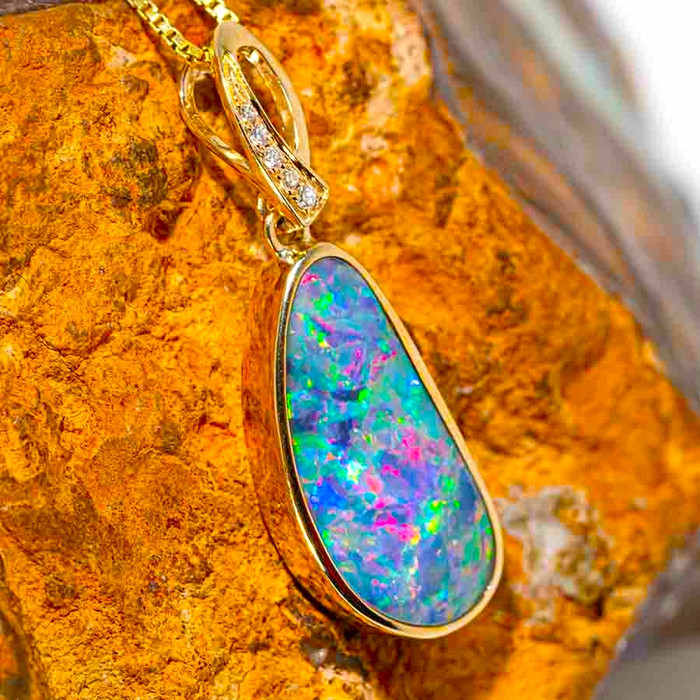 LOVE PAINTING 14KT YELLOW GOLD & DIAMOND AUSTRALIAN OPAL NECKLACE LOVE PAINTING 14KT YELLOW GOLD & DIAMOND AUSTRALIAN OPAL NECKLACE