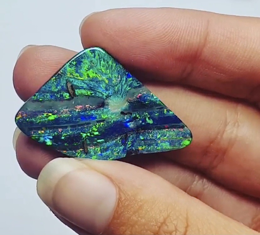 What does opal symbolize? what does opal represent? Australian Opal