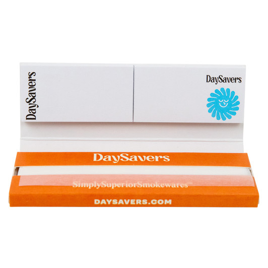 DaySavers 1 1/4 White Rolling Papers with Filter Tips [1 Pack, 32 Papers]