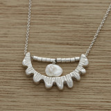 Lace shell necklace