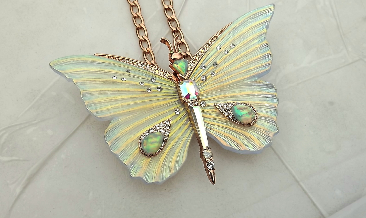 Betsey Johnson HUGE Flutterbye 