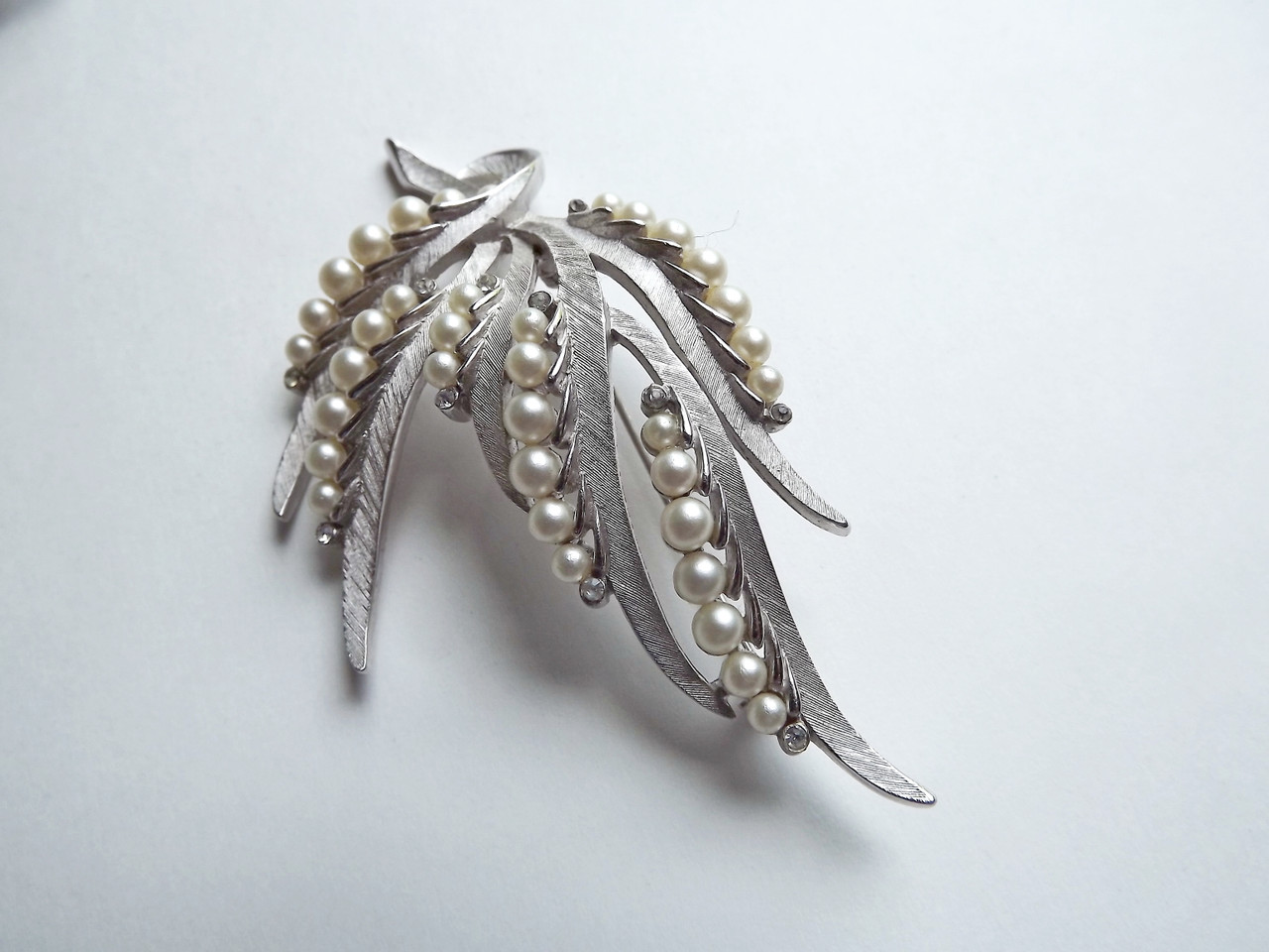 Crown Trifari Set Brooch and Earrings Glass Pearls Windblown Leaf Tiny ...